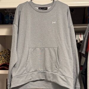 Under Armour Women’s Crewneck in Light Gray